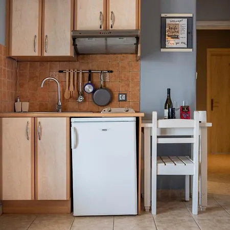 Helen's & Semesteranläggning (resort)