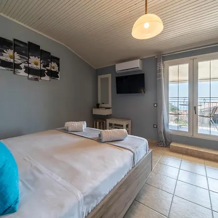 Helen's & Semesteranläggning (resort) 3*