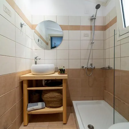 Helen's Studios&apartments 3*
