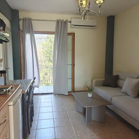 Helen's & Feriested Skala (Kefalonia)